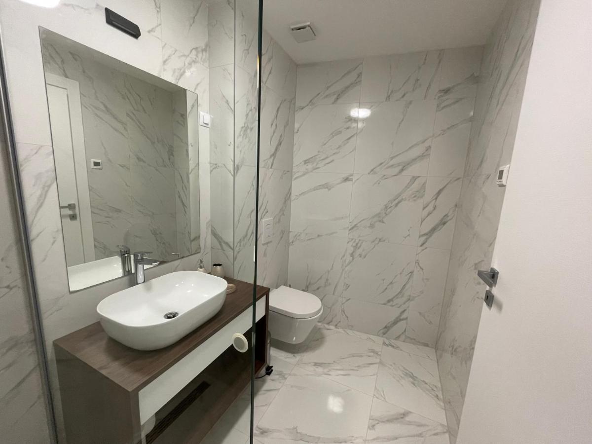 Lux Nanea Apartment Đảo Krk Ngoại thất bức ảnh